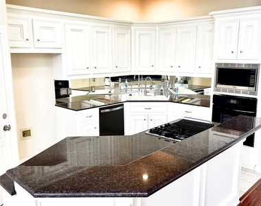 807 Kipp Avenue - Photo Thumbnail 2