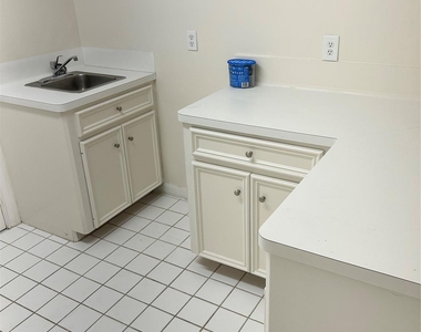 807 Kipp Avenue - Photo Thumbnail 23