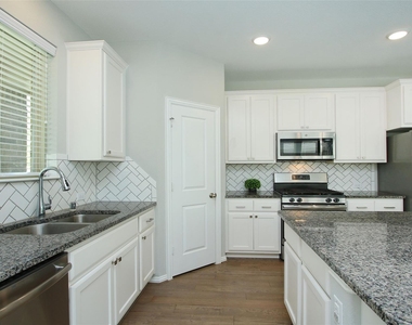 177 Emory Birch Drive - Photo Thumbnail 13