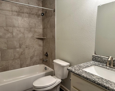 628 Luke Street - Photo Thumbnail 13
