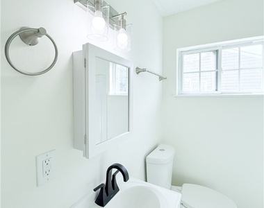 2706 Selden Street - Photo Thumbnail 6
