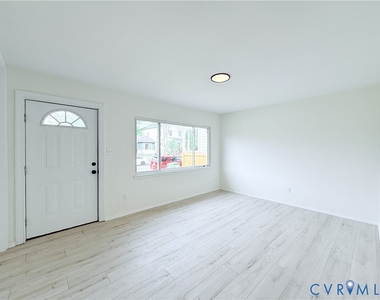 2706 Selden Street - Photo Thumbnail 3