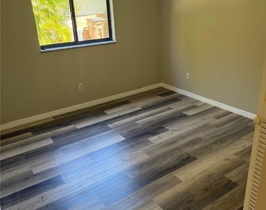 1325 Sw 28th Street - Photo Thumbnail 12