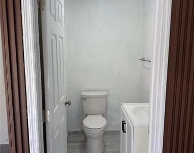 1325 Sw 28th Street - Photo Thumbnail 19