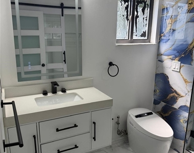 1325 Sw 28th Street - Photo Thumbnail 9