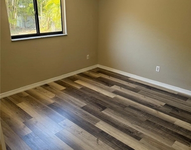 1325 Sw 28th Street - Photo Thumbnail 10