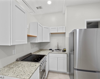 7195 Reymoor Drive - Photo Thumbnail 8