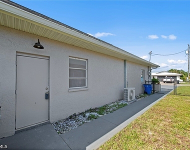 7195 Reymoor Drive - Photo Thumbnail 5