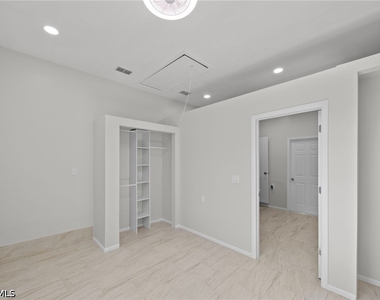7195 Reymoor Drive - Photo Thumbnail 10