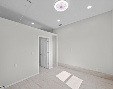 7195 Reymoor Drive - Photo Thumbnail 11