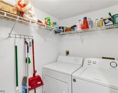 1044 Woodshire Lane - Photo Thumbnail 12
