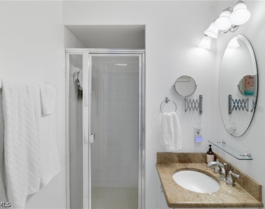 1044 Woodshire Lane - Photo Thumbnail 9