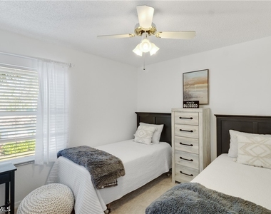1044 Woodshire Lane - Photo Thumbnail 6