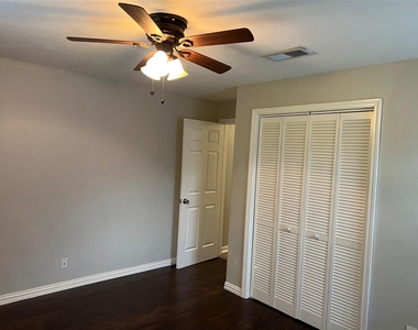 9505 Everglade Drive - Photo Thumbnail 20