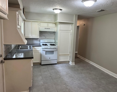 9505 Everglade Drive - Photo Thumbnail 11