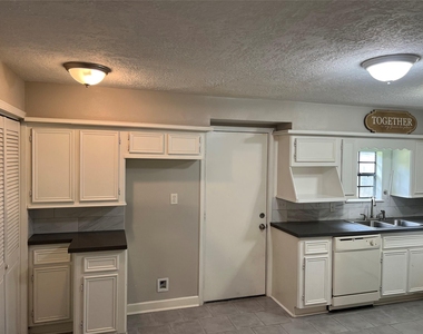 9505 Everglade Drive - Photo Thumbnail 9