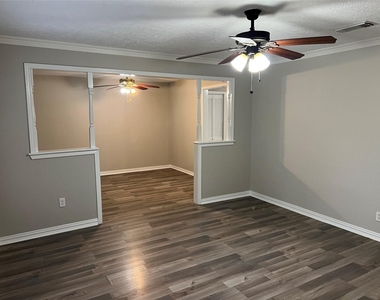 9505 Everglade Drive - Photo Thumbnail 7