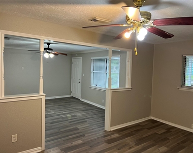 9505 Everglade Drive - Photo Thumbnail 5