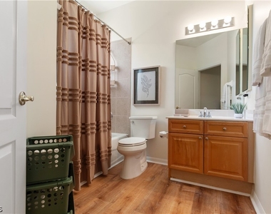 1896 Crestview Way - Photo Thumbnail 34