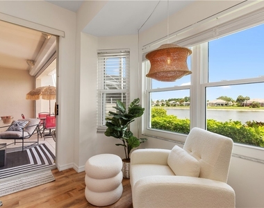 1896 Crestview Way - Photo Thumbnail 26