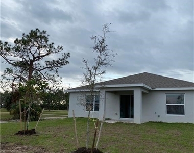 2213 Ne 33rd Street - Photo Thumbnail 4
