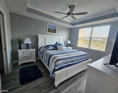 10700 Ravenna Way - Photo Thumbnail 12