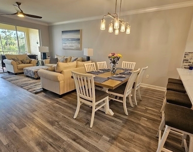 10700 Ravenna Way - Photo Thumbnail 4