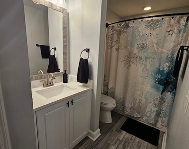 10700 Ravenna Way - Photo Thumbnail 15