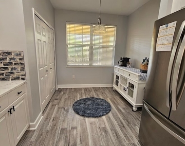 10700 Ravenna Way - Photo Thumbnail 7