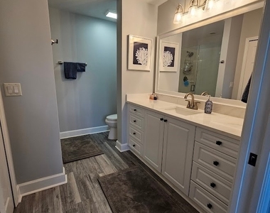 10700 Ravenna Way - Photo Thumbnail 11