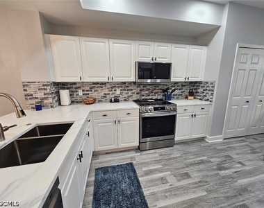 10700 Ravenna Way - Photo Thumbnail 6