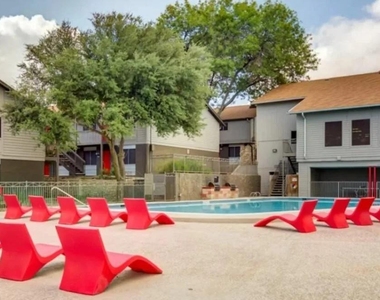 2101 Burton Drive - Photo Thumbnail 8