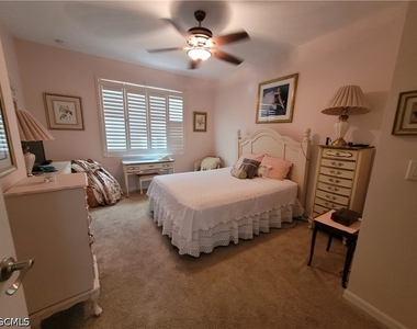 10714 Cetrella Drive - Photo Thumbnail 11