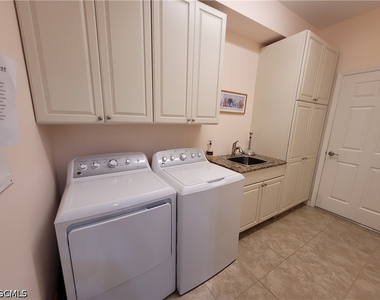 10714 Cetrella Drive - Photo Thumbnail 16