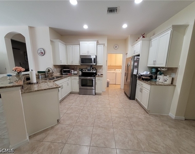 10714 Cetrella Drive - Photo Thumbnail 9