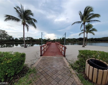 10714 Cetrella Drive - Photo Thumbnail 20
