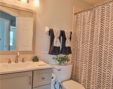 3630 Pine Oak Circle - Photo Thumbnail 16