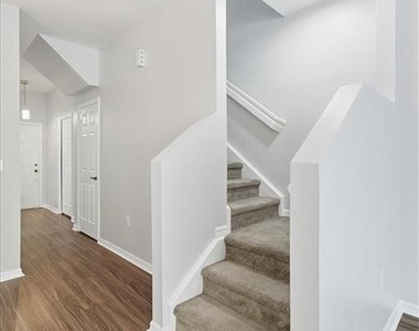 3630 Pine Oak Circle - Photo Thumbnail 14