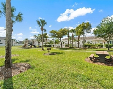 3630 Pine Oak Circle - Photo Thumbnail 28