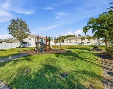 3630 Pine Oak Circle - Photo Thumbnail 36