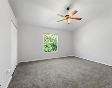 3630 Pine Oak Circle - Photo Thumbnail 19