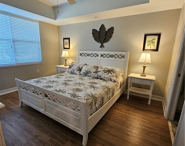 10530 Amiata Way - Photo Thumbnail 24