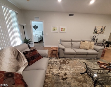 10530 Amiata Way - Photo Thumbnail 18