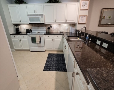 10530 Amiata Way - Photo Thumbnail 5