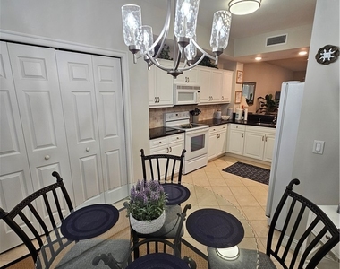 10530 Amiata Way - Photo Thumbnail 11