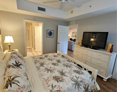 10530 Amiata Way - Photo Thumbnail 21
