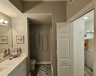 10530 Amiata Way - Photo Thumbnail 22