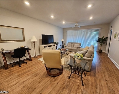 10530 Amiata Way - Photo Thumbnail 4