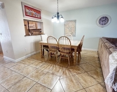 3813 Se 11th Place - Photo Thumbnail 7