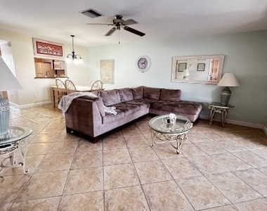 3813 Se 11th Place - Photo Thumbnail 9